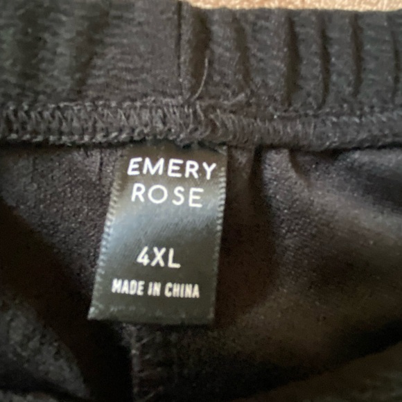 SHEIN EMERY ROSE Plus Solid Capris Pants - Picture 11 of 12